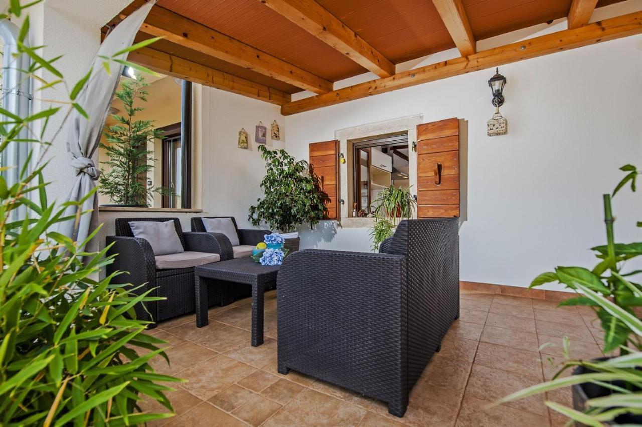 Holiday Apartment Daria 20 Ровінь Екстер'єр фото