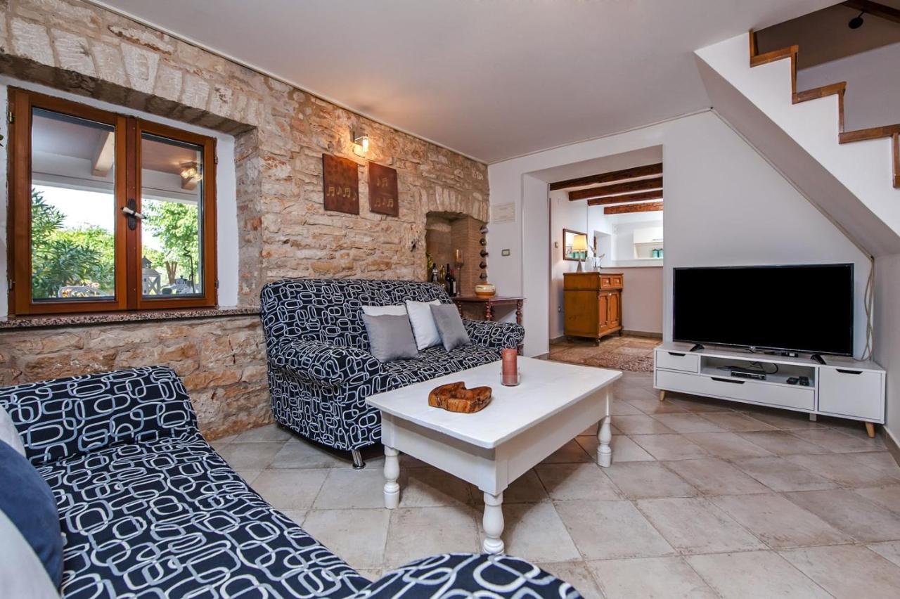 Holiday Apartment Daria 20 Ровінь Екстер'єр фото
