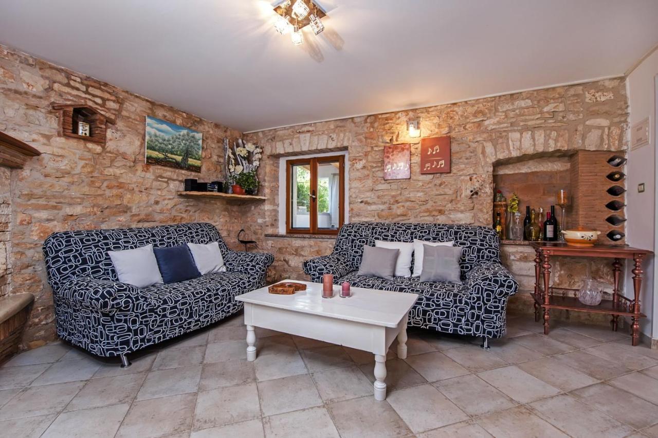 Holiday Apartment Daria 20 Ровінь Екстер'єр фото