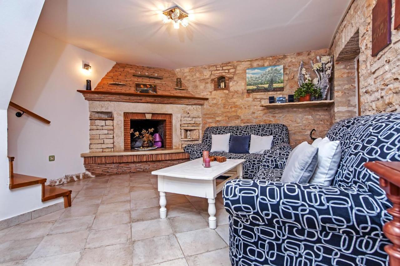 Holiday Apartment Daria 20 Ровінь Екстер'єр фото