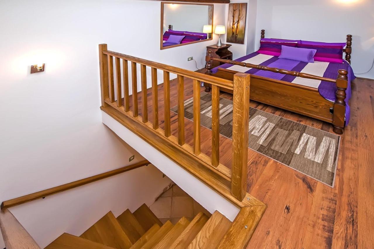 Holiday Apartment Daria 20 Ровінь Екстер'єр фото