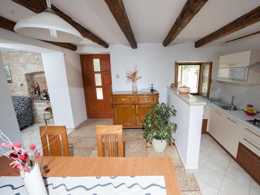 Holiday Apartment Daria 20 Ровінь Екстер'єр фото